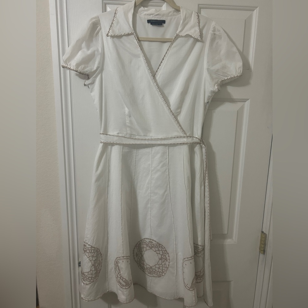 BCBG Linen Lined Dress, Embroidered, Size Medium.
